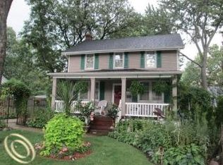 3163 Warick Rd, Royal Oak, MI 48073