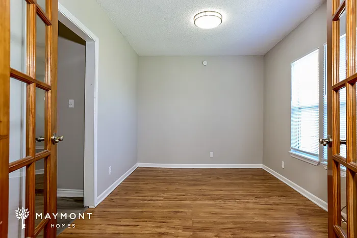 3006 Hilldale Rd — Photo 4
