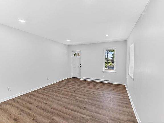 5th image of 1715 Willow St