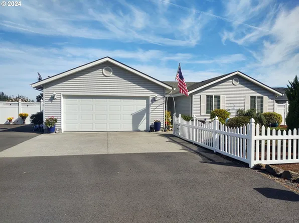 846 Matzen St, Saint Helens, OR 97051