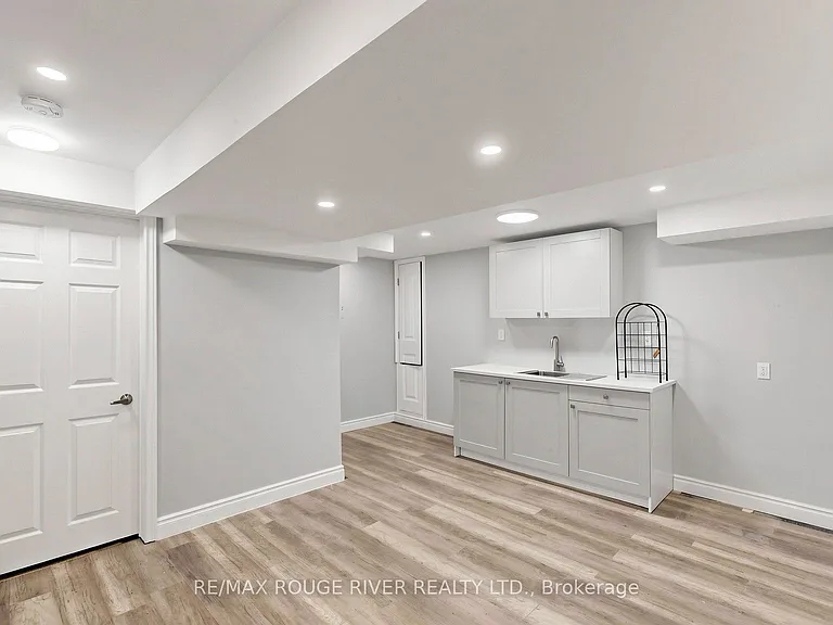 66 Telegraph Dr — Photo 33