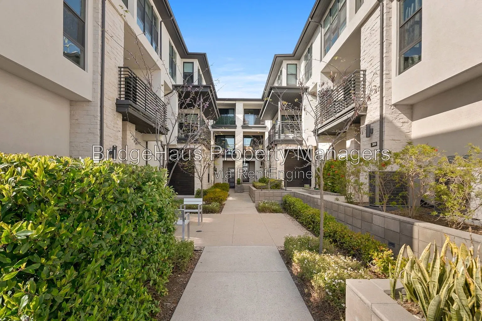 2 bed, 2.5 bath, 2015 sqft, $4,750 — Photo 2