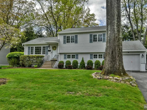 14 Prospect Ave, Montvale, NJ 07645