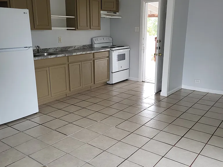 130 Avant Ave — Photo 11