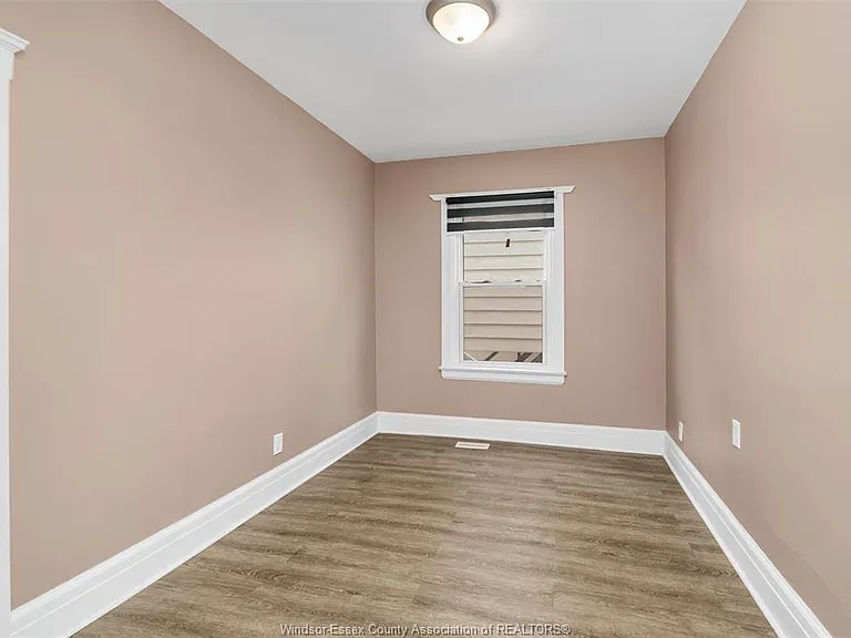 1292 Chilver Rd — Photo 7