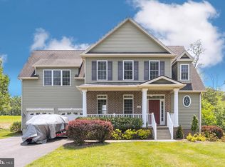 120 Colonial Dr, Cross Junction, VA 22625