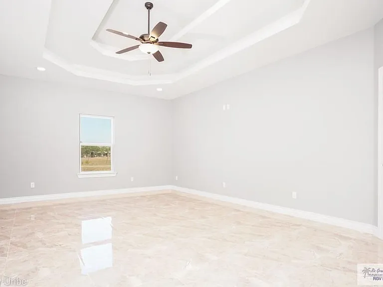 1434 W White Oak Dr — Photo 17
