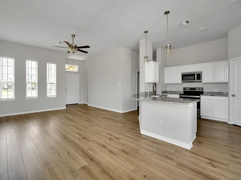 298 Brocks Ln — Photo 4