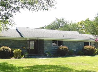 819 Eastwood St, Pascagoula, MS 39567