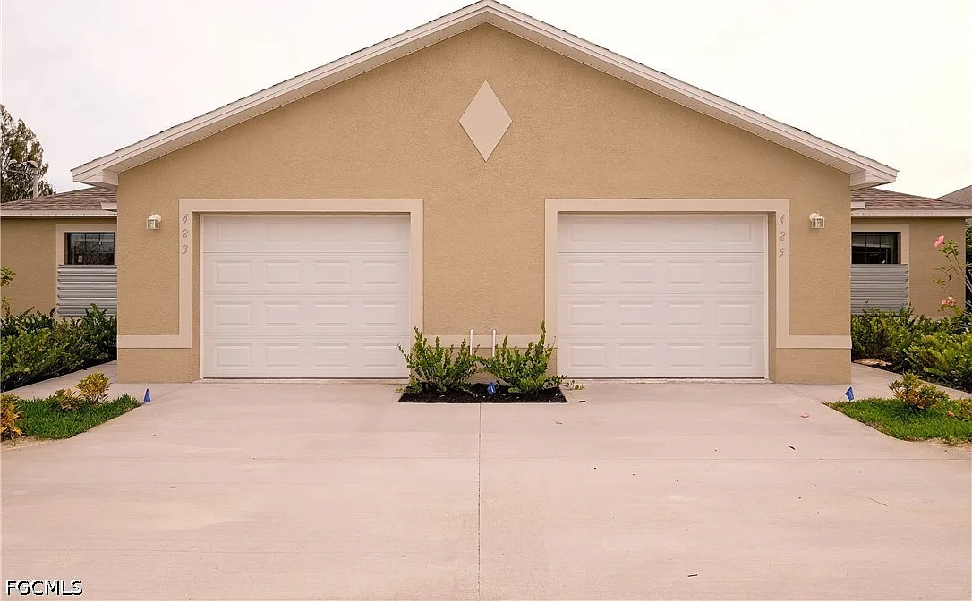 3 bed, 2.0 bath, 1200 sqft, $1,600 — Photo 1