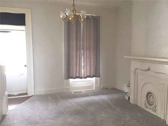 2nd image of 142 E Main St