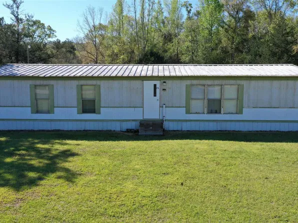 73 Main St, Walnut Hill, FL 32568