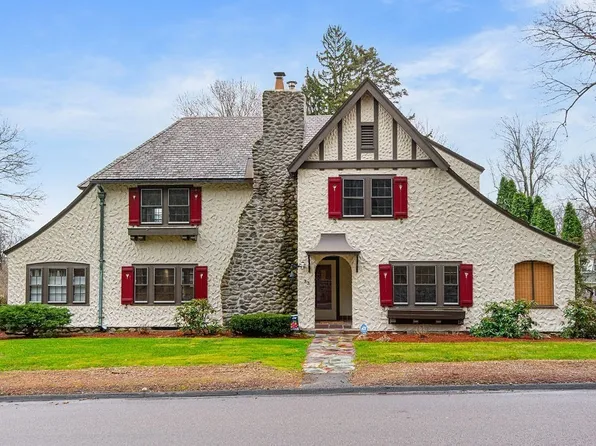 33 Flagg St, Worcester, MA 01602