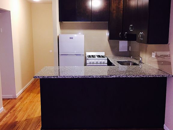 2nd image of 1025 W Hollywood Ave APT 405