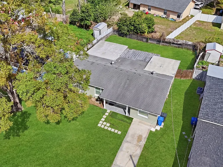 8609 Chinaberry Dr — Photo 25