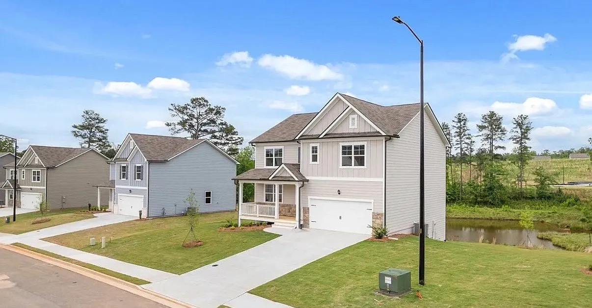 5 bed, 2511 sqft, $2,650 — Photo 2