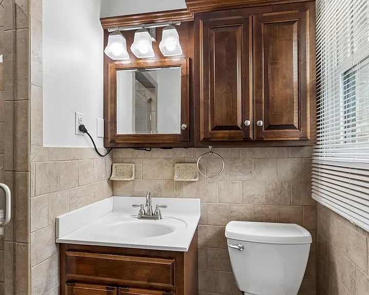 1810 Theresa Dr — Photo 23