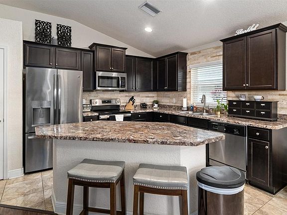 4th image of 7009 Wirevine Dr