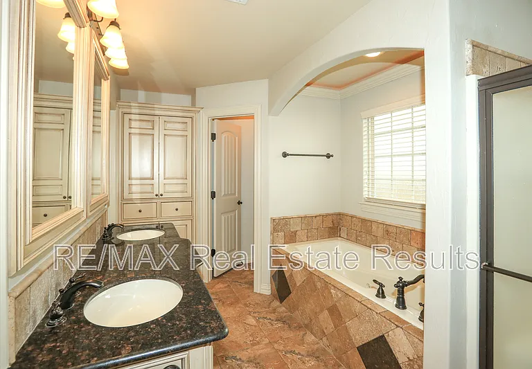 3607 SW Birchton Ave — Photo 17
