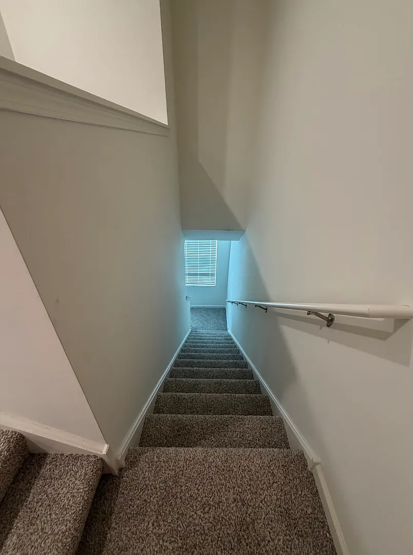 332 Summit Circle — Photo 4