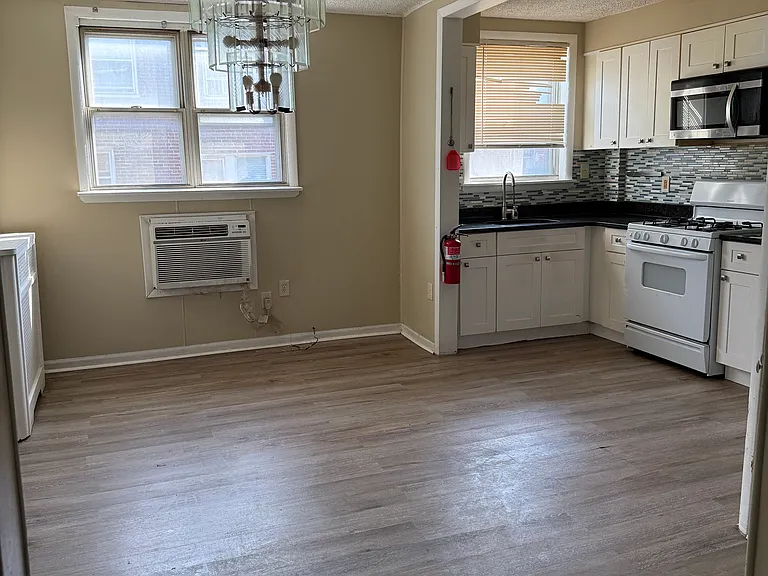 1414 Lardner St — Photo 1