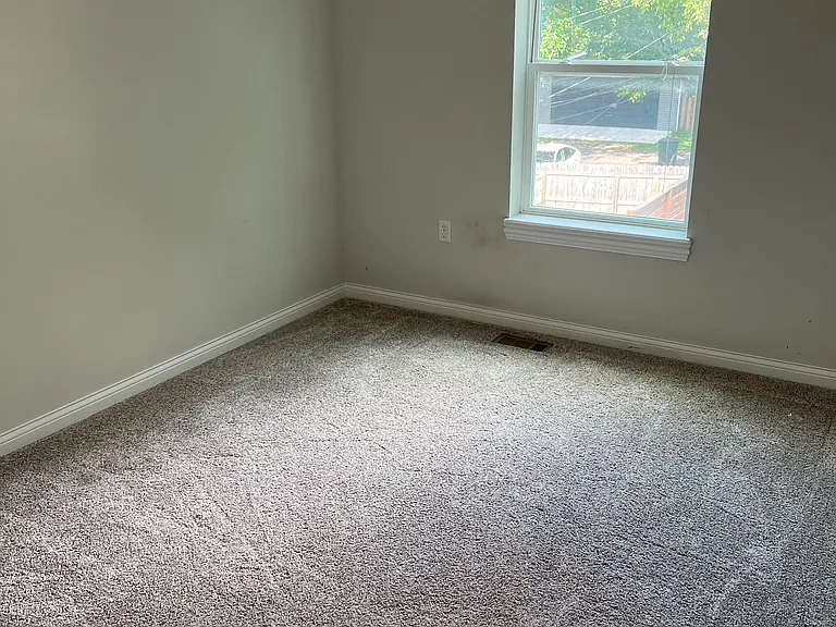 800 Heyl Ave — Photo 26