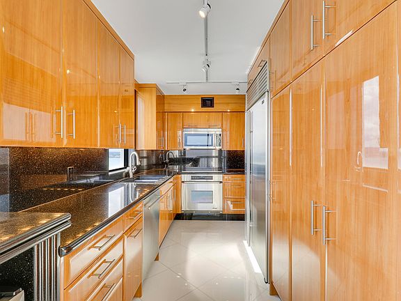 4th image of 5380 N Ocean Drive #20b