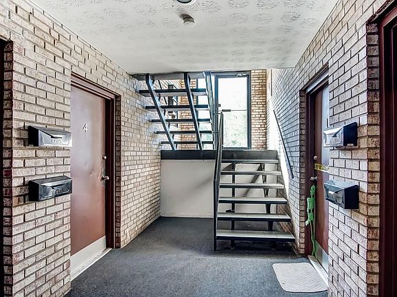 3rd image of 2812 Price Ave #9