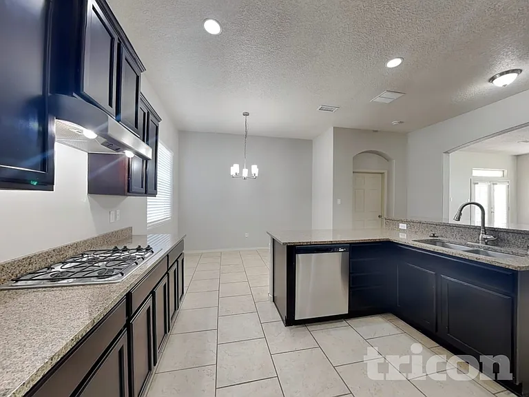 3941 N Pole Loop NE — Photo 5
