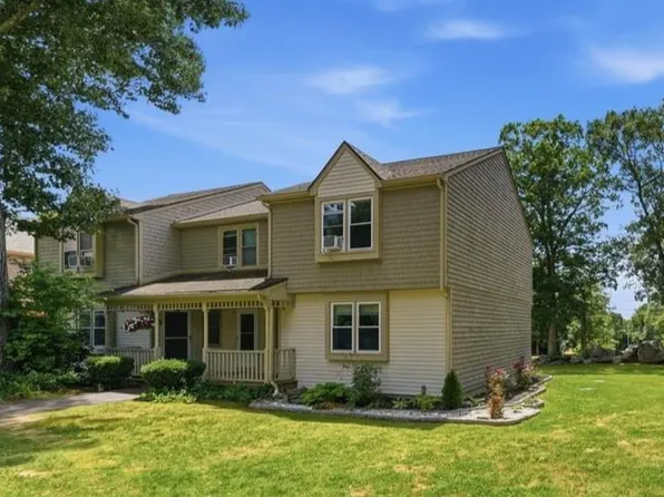 35 Birdie Ct, Coventry, RI 02816