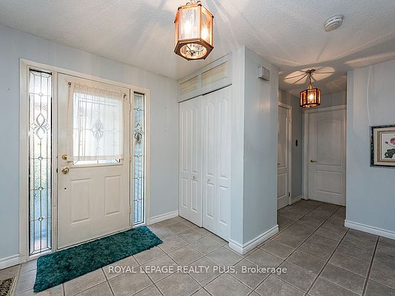 4th image of 19 Macdougall Dr