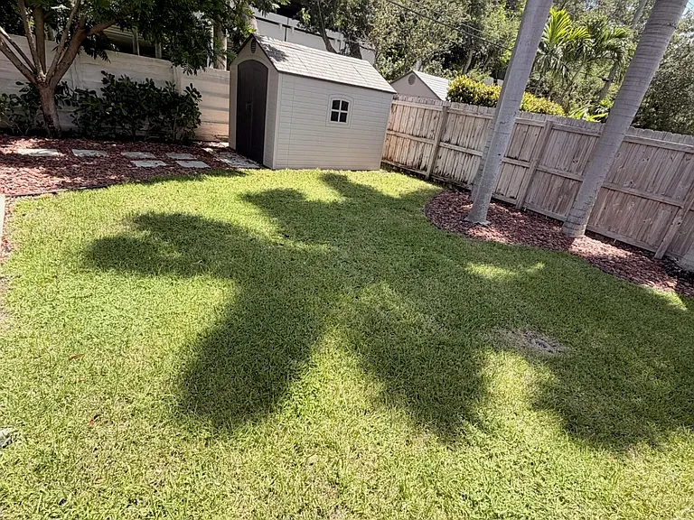 1390 NW 4th St — Photo 35