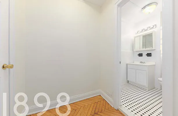 Rented by A&E Real Estate Management | media 10