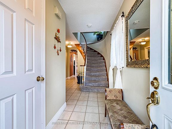 5th image of 77 Martindale Cres