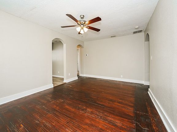 5th image of 3716 Ionia St