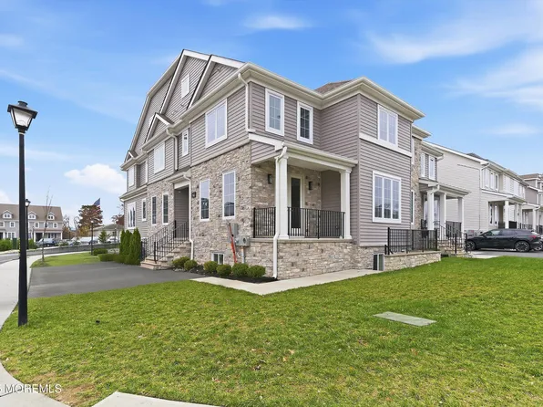 14 Blue River Way, Lakewood, NJ 08701
