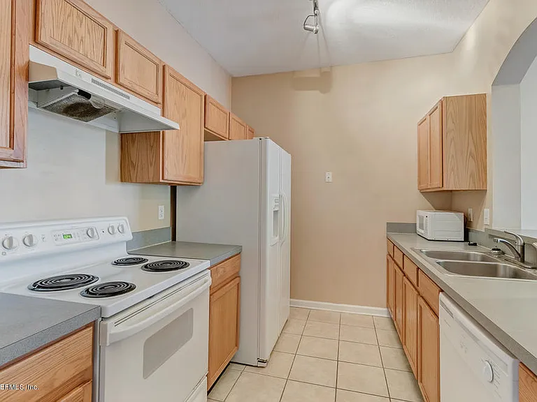 7990 Baymeadows Rd E #211 — Photo 6