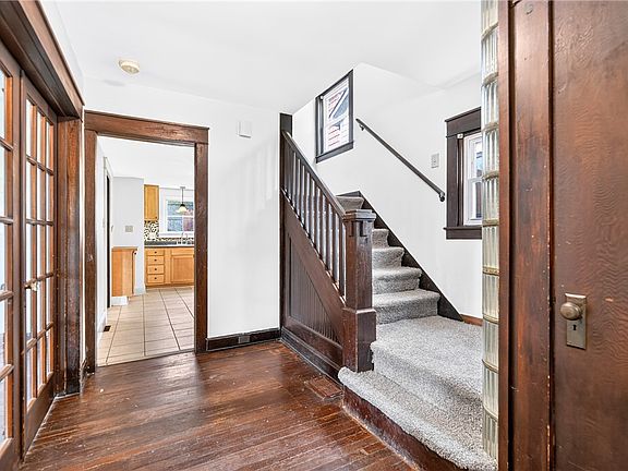 2nd image of 609 7th St