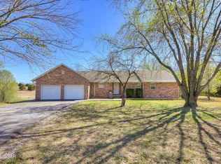 8247 Goldfinch Rd, Neosho, MO 64850