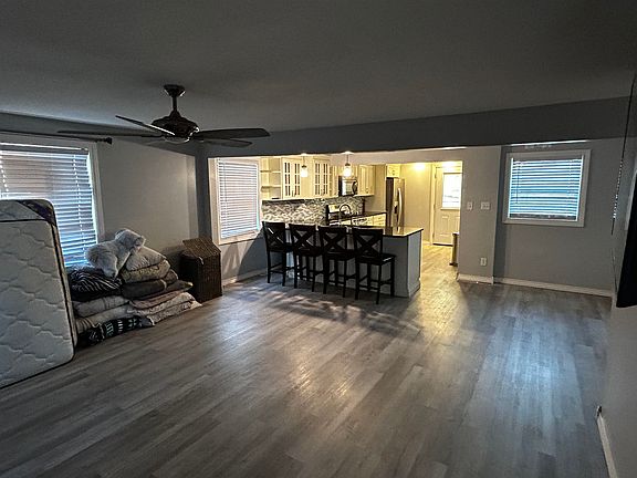 3rd image of 805 N Saint Paul St