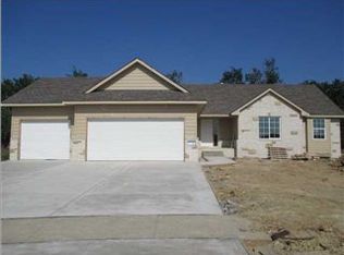 2214 S Cranbrook St, Wichita, KS 67207
