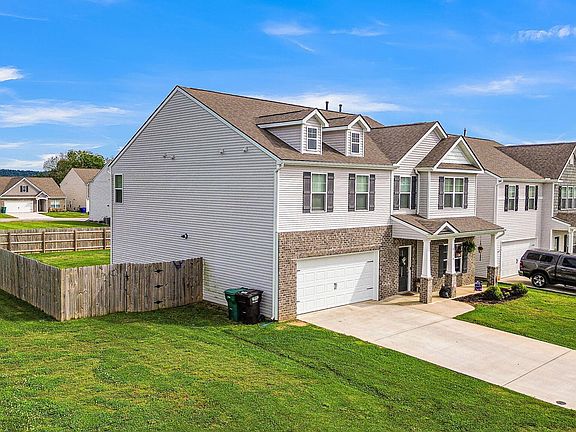 3rd image of 8136 Dennis Fox Ln