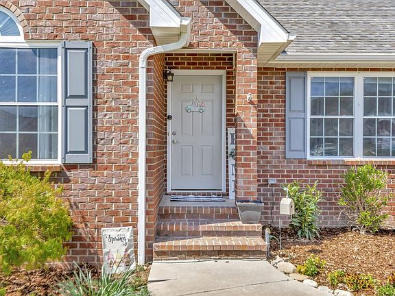 5th image of 210 Auburn Hills Dr