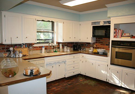 Kitchen - Wood Floors