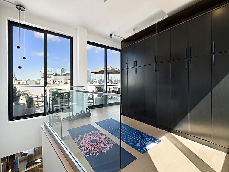 661 Driggs Ave #5B — Photo 25
