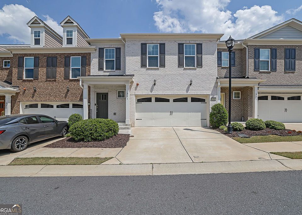 1st image of 221 Ellis Ln