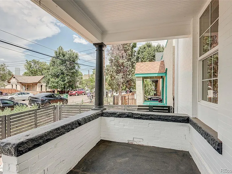 1036 W 9th Ave — Photo 4