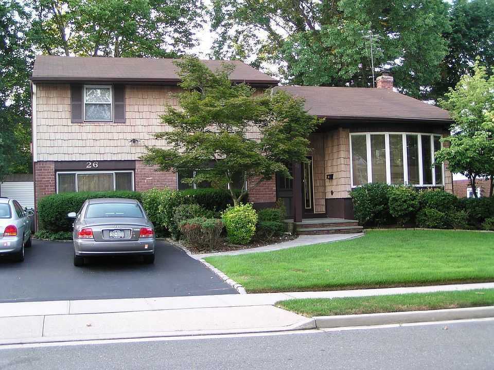 1st image of 26 Laura Ln
