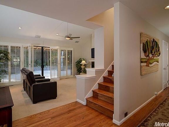 5th image of 7654 Pineridge Ln