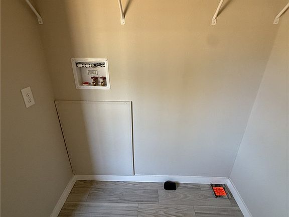 4th image of 112 Candlestick Ln
